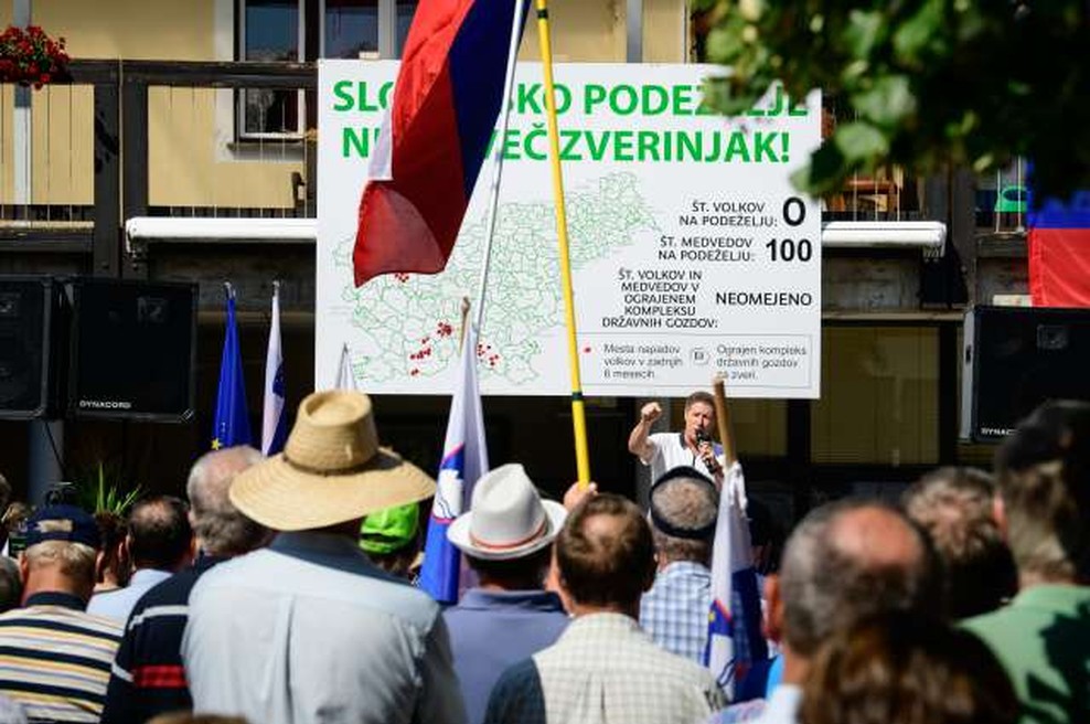 Kmetje s protestom v Velikih Laščah opozorili vlado, da jim  je pošlo potrpljenje (foto: STA/Nebojša Tejić)