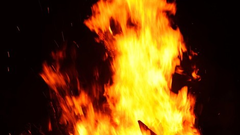 Požar na Kanarskih otokih zanetil moški z neprevidno uporabo varilnika