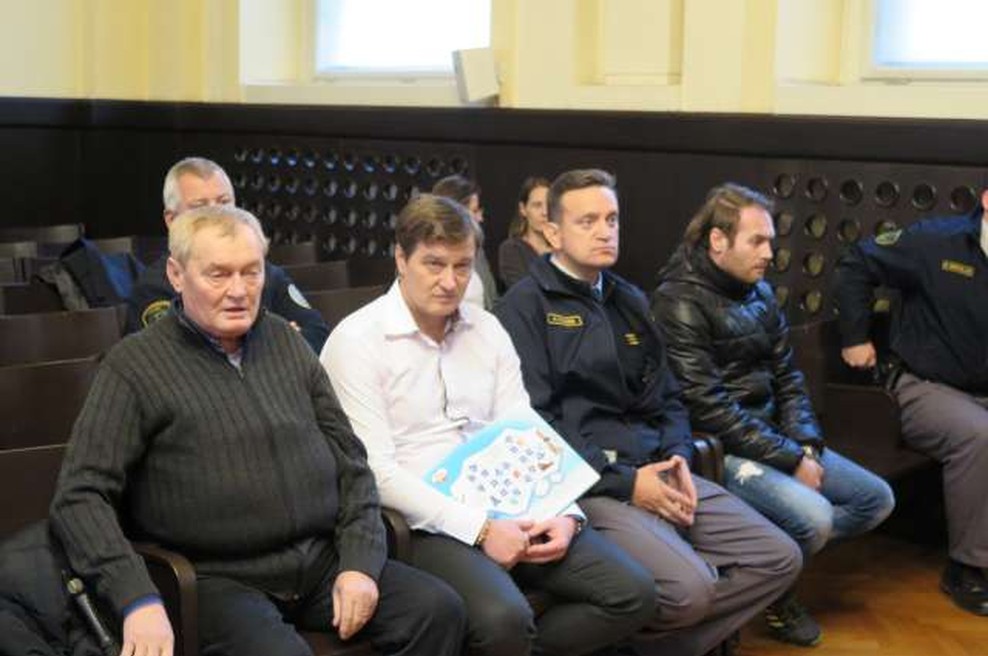 V Mariboru so na sojenju o nezakonitih centrih zavrteli telefonske prisluhe (foto: STA/Andreja Seršen Dobaj)