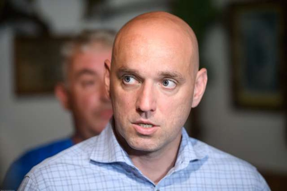 Z okoljskim ministrom Simonom Zajcem dorekli spremembe pri odstrelu volka (foto: STA/Nebojša Tejić)