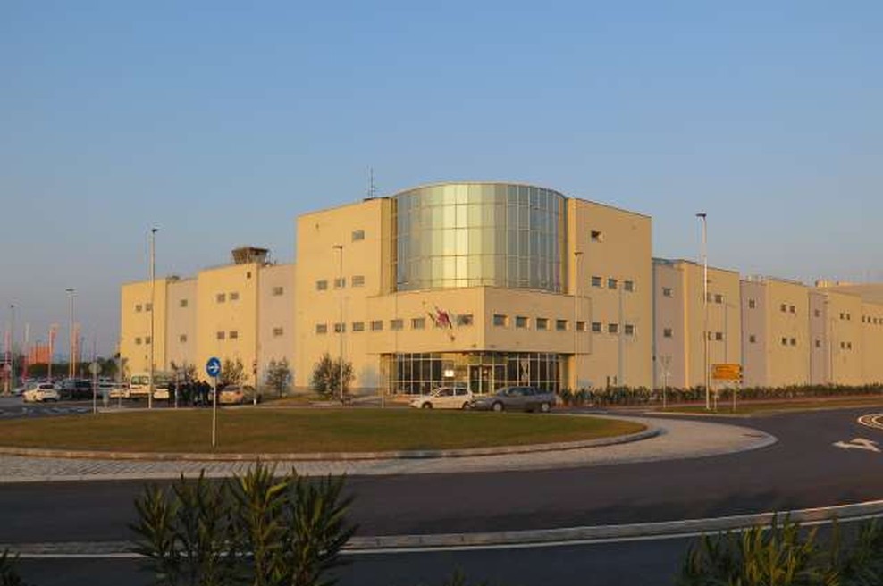 Koper: V zaporu umrl pripornik, osumljen prepovedanega prehajanja meje (foto: Mitja Volčanšek/STA)