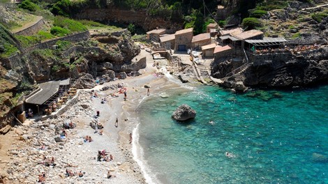 Na Balearih se širijo plaže za nekadilce
