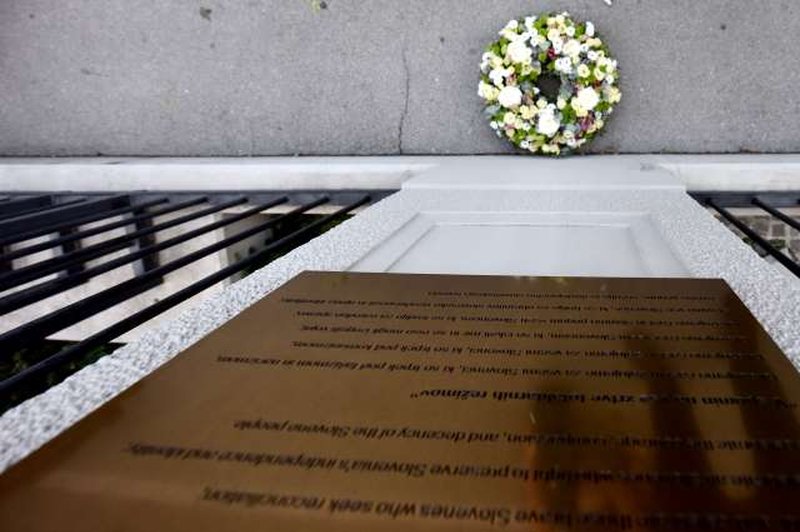 Danes obeležujemo svetovni dan spomina na žrtve totalitarnih režimov (foto: STA)