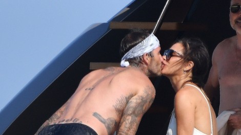 Victoria in David Beckham zasačena med intimnimi trenutki na jahti