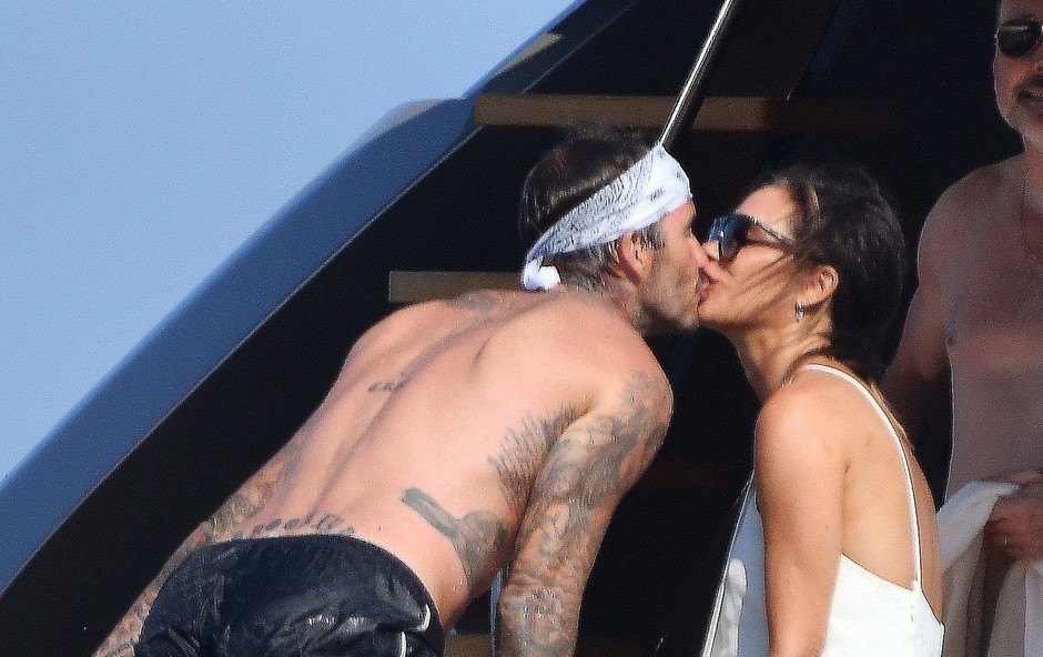 Victoria in David Beckham zasačena med intimnimi trenutki na jahti (foto: Profimedia)