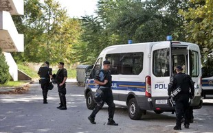 Na Hrvaškem so razbili mednarodno skupino 13 tihotapcev ljudi