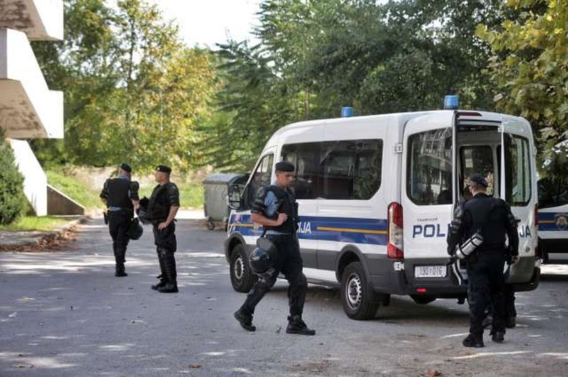 Na Hrvaškem so razbili mednarodno skupino 13 tihotapcev ljudi (foto: Hina/STA)