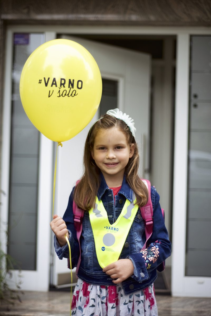 Na prvi šolski dan bodo Slovenijo preplavili rumeni baloni (foto: DAVID SAVLI)