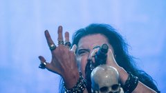 Ameriška progresivna metalska zasedba Dream Theater je s svojo virtuoznostjo ponovno pritegnila maso ljudi na festivalu.