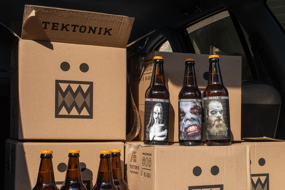 Posebna izdaja slovenskega piva Tektonik je bila priljubljen spominek za tuje obiskovalce.