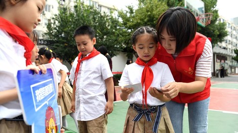 Na Kitajskem v napadu na osnovno šolo ubitih osem učencev, dva sta ranjena