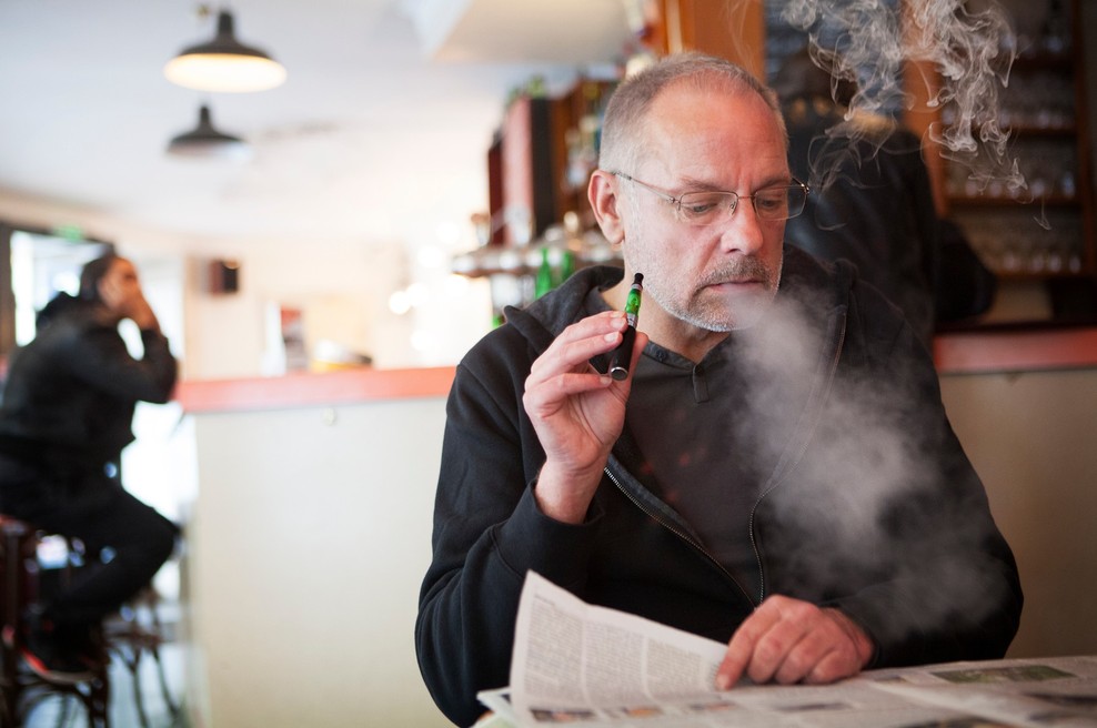 V New Yorku bosta dovoljena le še dva okusa elektronskih cigaret (foto: Profimedia)