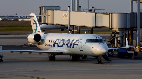 Kako do 600 evrov odškodnine zaradi zamude leta Adria Airways?