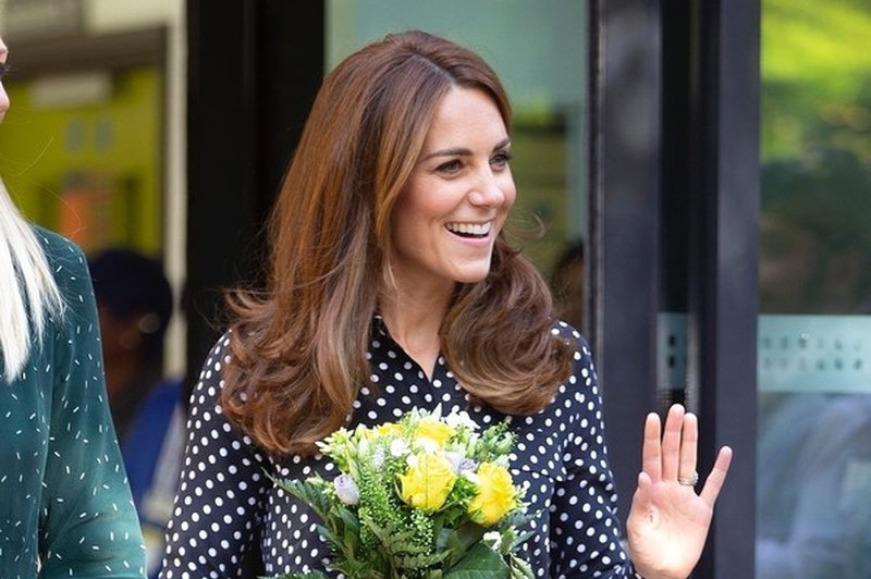 Kate Middleton je očarala s čudovito obleko in uhani princese Diane (foto: Profimedia)