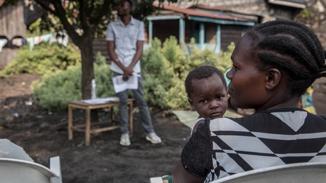 V Kongu še z drugim cepivom proti eboli