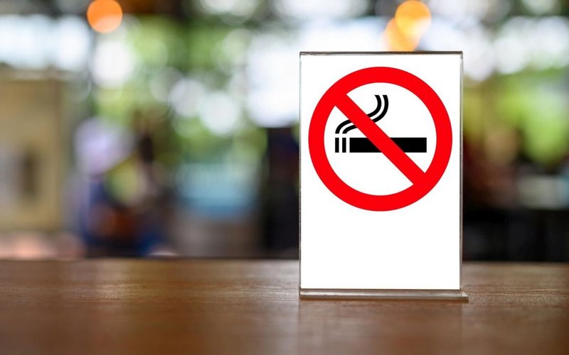 Po valu ogorčenja bo v Rusiji tudi v prihodnje dovoljeno kajenje na balkonu (foto: Profimedia)