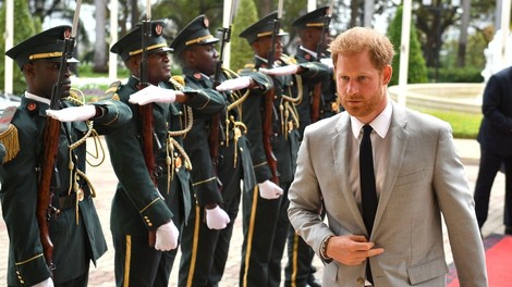 Princ Harry turnejo po Afriki nadaljuje v Malaviju