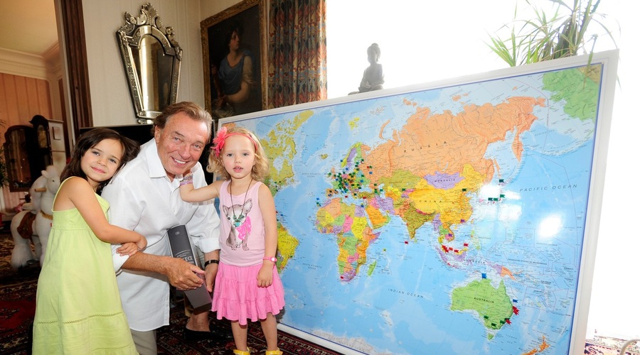 Poslovil se je pevec Karel Gott, pri nas znan po pesmi iz Čebelice Maje (foto: Profimedia)