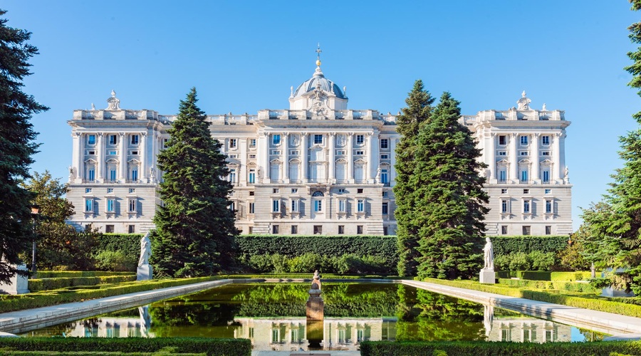Kraljeva palača je ena od glavnih znamenitosti Madrida. (foto: Foto: Shutterstock)