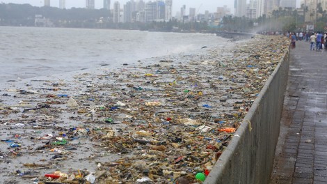 Posebna čistilna ladja "požela" prve plastične odpadke v Tihem oceanu
