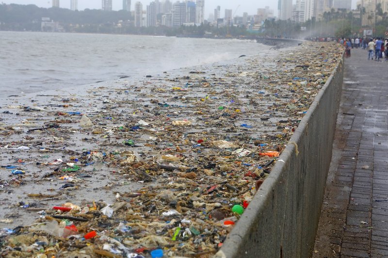 Posebna čistilna ladja "požela" prve plastične odpadke v Tihem oceanu (foto: Profimedia)