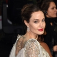 Oboževalci zaskrbljeni: Angelina Jolie naj bi tehtala le pičlih 45 kilogramov