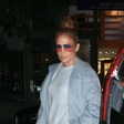 Posrečena kombinacija oblačil: Jennifer Lopez res obvlada!