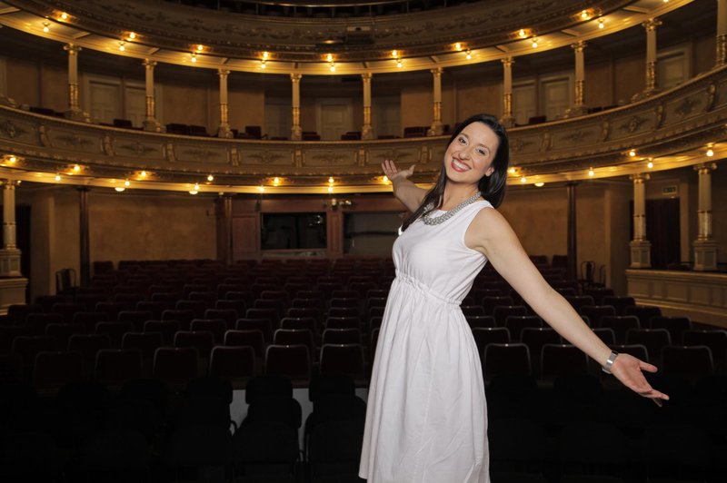 Elvira Hasanagić brez opere ne more, si pa želi, da bi bilo tudi obratno (foto: Foto: Aleksandra Saša Prelesnik)