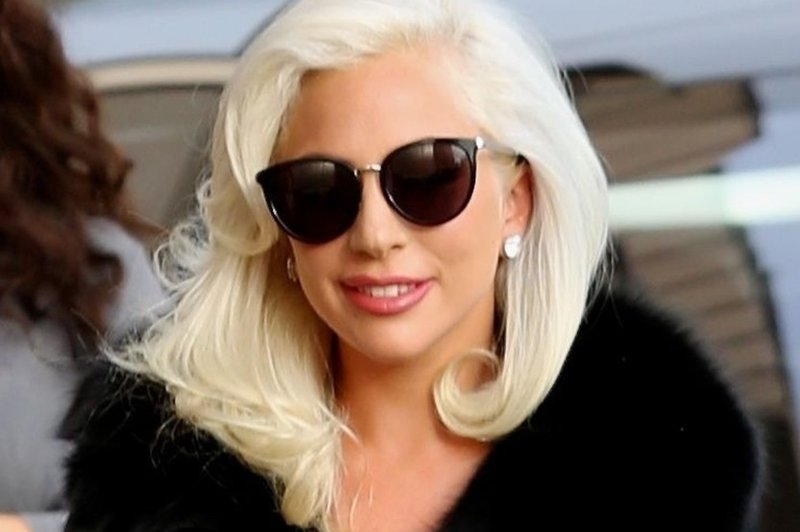 Lady Gaga poljubljala skrivnostnega neznanca: Ujeli so ju paparaci! (foto: Profimedia)