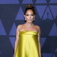 Jennifer Lopez ni navdušila z izbiro obleke, kar se le redko zgodi