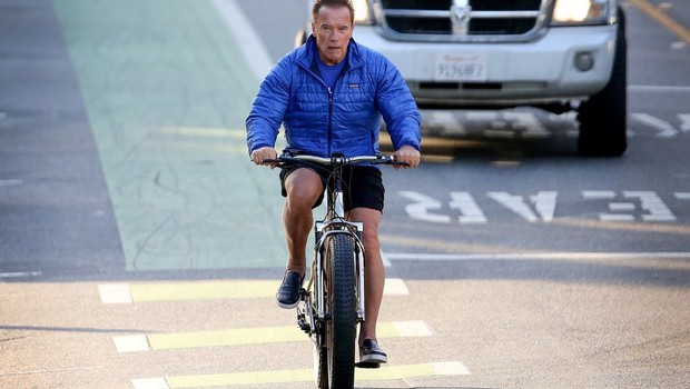 Arnold Schwarzenegger: Vsi na kolo za zdravo telo (foto: Profimedia)