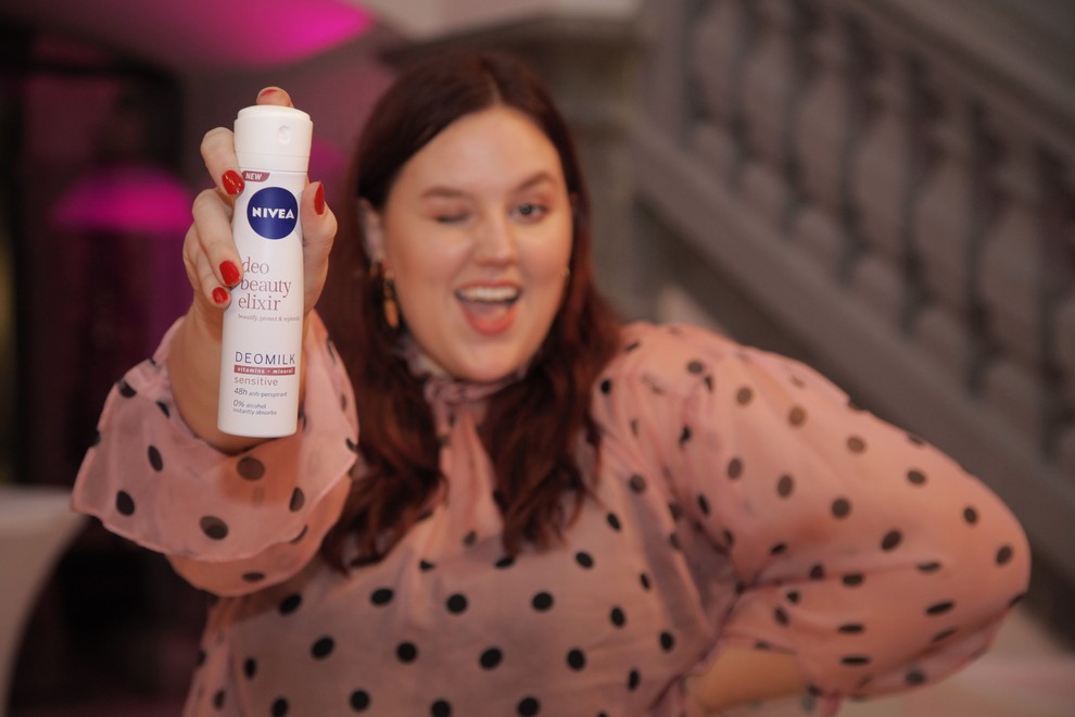 Cosmo novinarka in kolumnistka Nataša Mernik se je navdušila nad NIVEA Beauty Elixir DEOMILKom. Omenjena blagovna znamka je bila tudi …