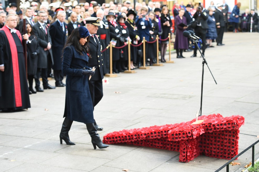 Plašč Meghan Markle, ki je v hipu obnorel svet (foto: Profimedia)