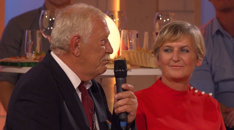 Bi prepoznali mamo Jasne Kuljaj: jabolko ne pade daleč stran od drevesa?! (foto: Planet TV)