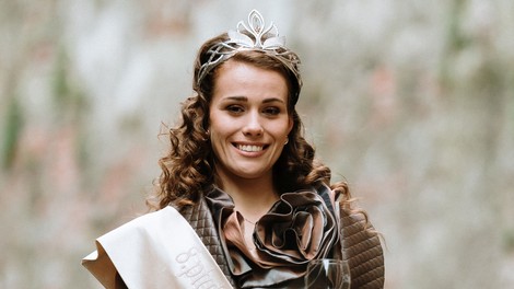 Diplomirana delovna terapevtka Monika Kovačič postala nova Ptujska vinska kraljica