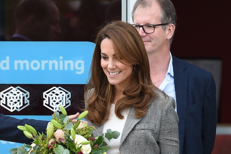 Kate Middleton je izbrala preprosto modno kombinacijo, ki je ni težko kopirati (foto: Profimedia)