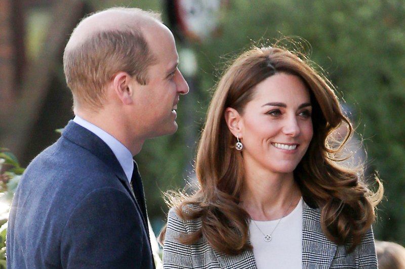Poglejte si, kako je Kate Middleton skoraj padla in kako jo je princ William spretno ujel (foto: Profimedia)