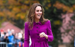 Kate Middleton znova zablestela v vijolični obleki, ki smo jo pri njej že videli