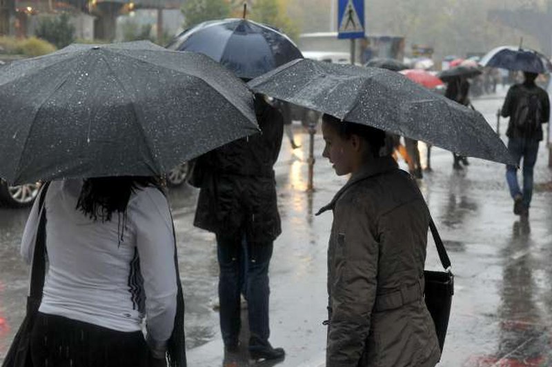 Obilno deževje, ki je zajelo državo, povzročalo težave (foto: STA/Tamino Petelinšek)