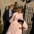 Jennifer Lopez v obleki, ki je komaj obdržala vse njene obline na mestu