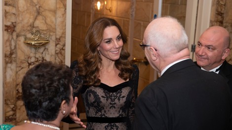 Kate Middleton v prozorni čipki, ki je bila videti kot, da je vojvodinja pokazala prav vse
