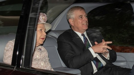 Drugi sin britanske kraljice Elizabete II. se zaradi afere Epstein odpoveduje javnim dolžnostim