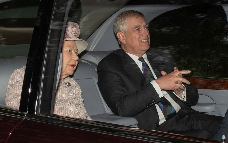 Drugi sin britanske kraljice Elizabete II. se zaradi afere Epstein odpoveduje javnim dolžnostim (foto: Profimedia)