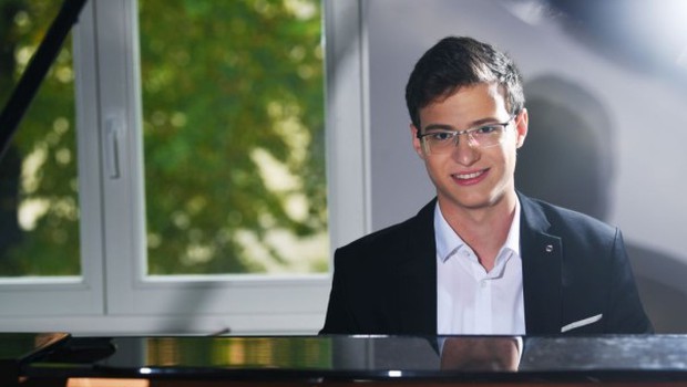 Tega strastnega mladega pianista bomo zagotovo videli še na mnogih svetovnih odrih (foto: Mateja Jordovič Potočnik)