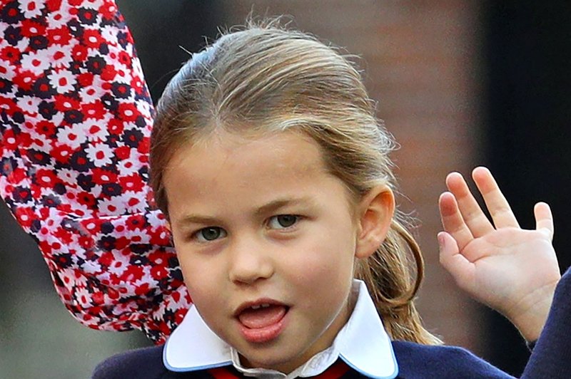 Princ George in princesa Charlotte se še nekaj časa ne bosta vrnila v šolo (foto: Profimedia)