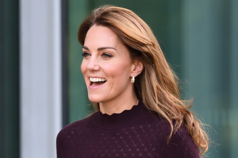 Praznična obleka Kate Middleton, ki je prava modna kombinacija za vse dni v decembru (foto: Profimedia)