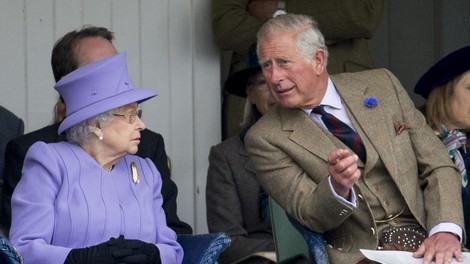 Princ Charles bo sedel na kraljevi prestol, kraljico Elizabeto pa po hitrem postopku poslal v pokoj