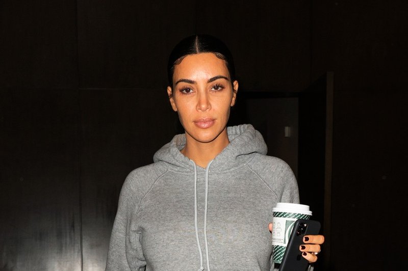 Tako je videti Kim Kardashian, ko se na ulici pojavi povsem brez ličil (foto: Profimedia)