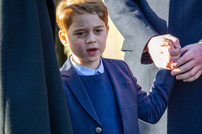 Princ George je šele drugič v javnosti imel oblečene dolge hlače! (foto: Profimedia)
