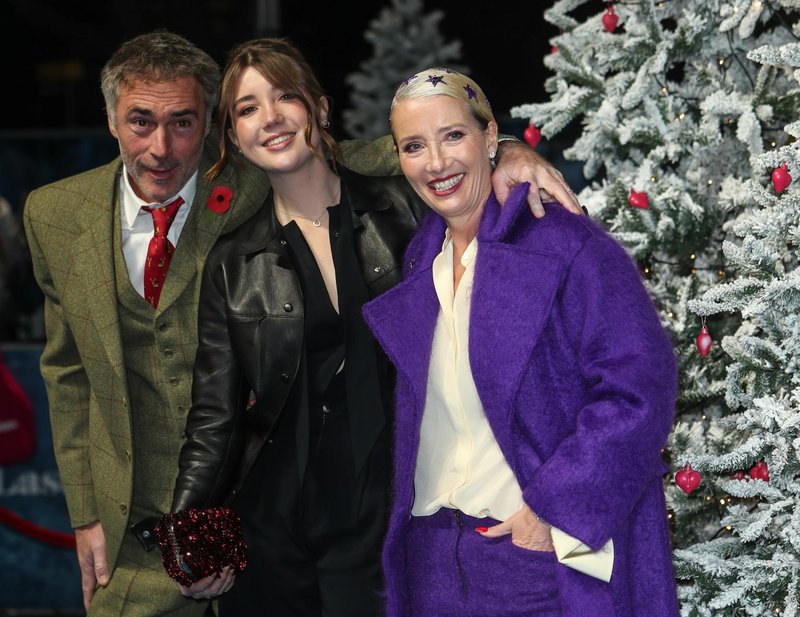 Emma Thompson s soprogom Gregom in hčerko Gaio na premieri filma Last Christmas v Londonu. (foto: Splashnews.Com/Splash/Profimedia)